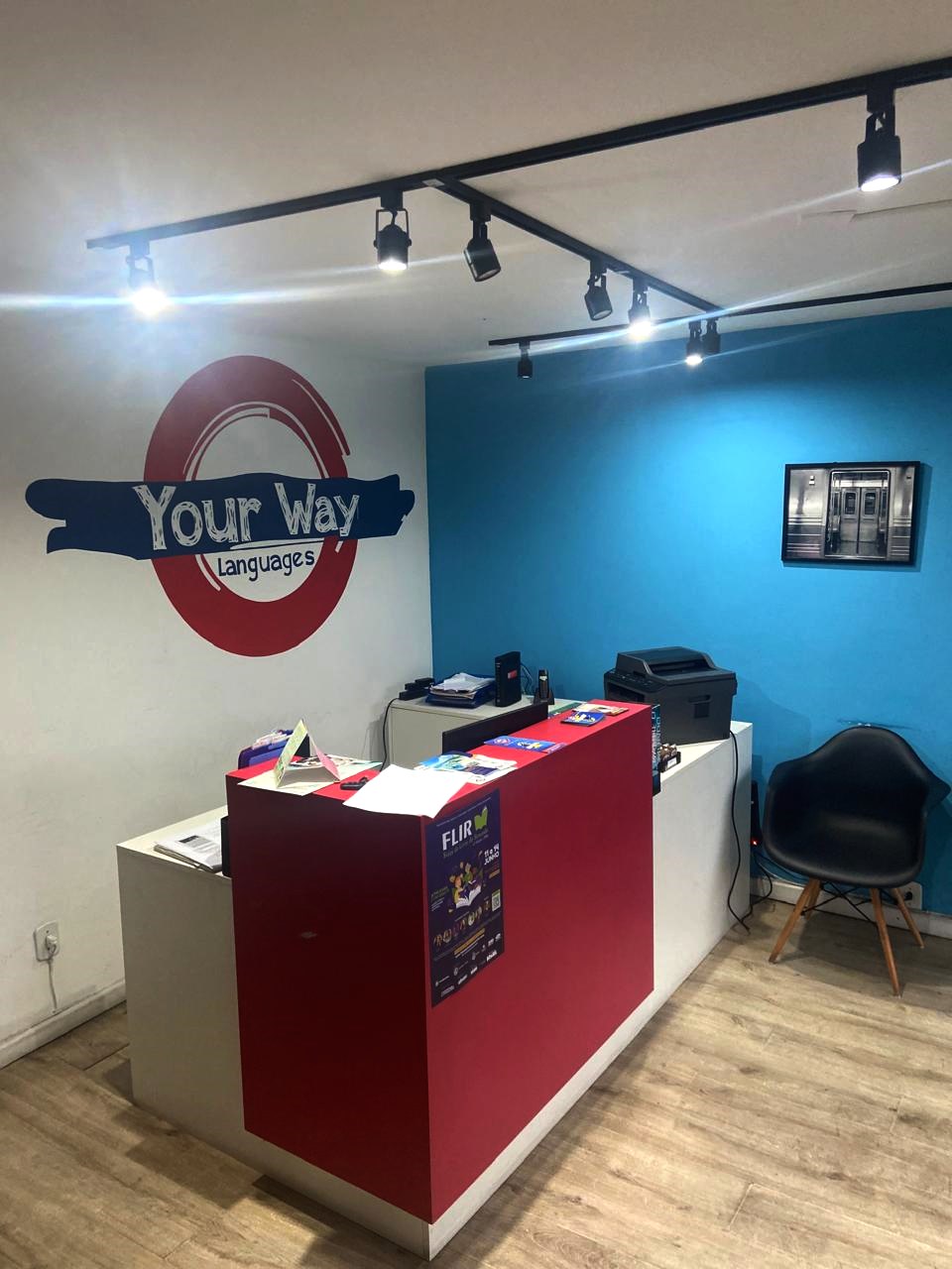 Recepção da Your Way Languages